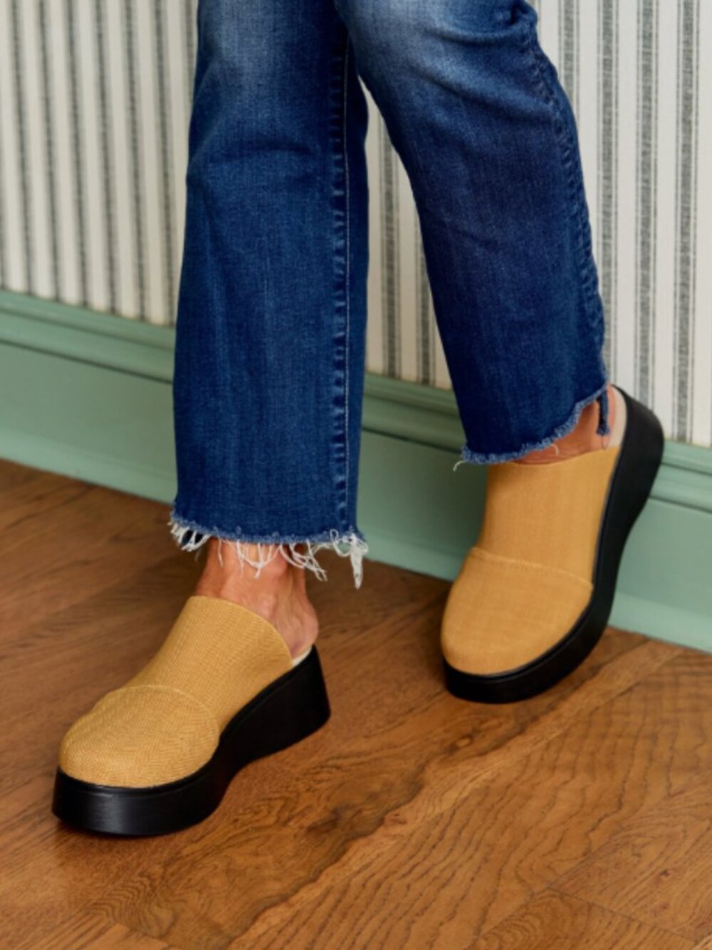 Charleston Shoe Company Duffy Slip On Mule Platform in Wheat size 8